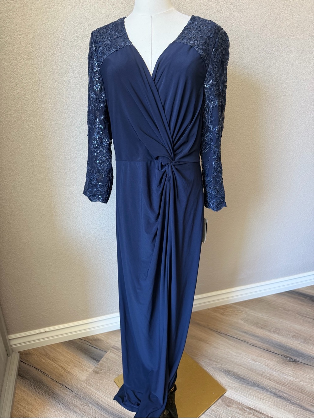 NWT Alex Evenings Navy Long-Sleeve Lace-Shoulder Twist-Front Gown, 14